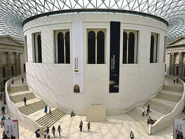 London - British Museum parking